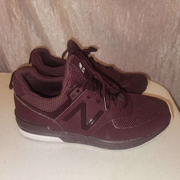 New Balance 574 Burgundy Men's Size 6.5 - Picture 1 of 6